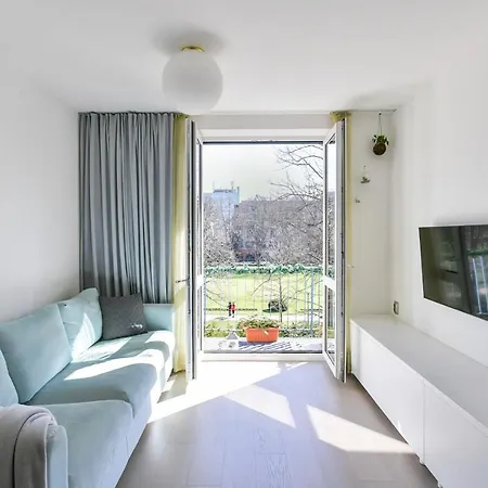 Kralovske Apartma Kolonada Apartment