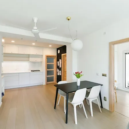 דירה Kralovske Apartma Kolonada